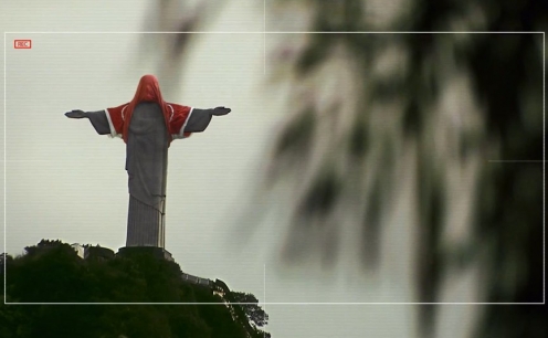 CRISTO REDENTOR VESTE A CAMISA, MAS DESSA VEZ SEM AUTORIZA&Ccedil;&Atilde;O.