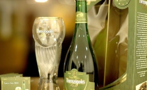 CERVEJARIA THEREZ&Oacute;POLIS ERRA E PAGA R$ 400 MIL PARA A FIFA