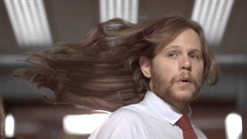 Dove Men apresenta as consequ&ecirc;ncias do shampoo feminino para eles