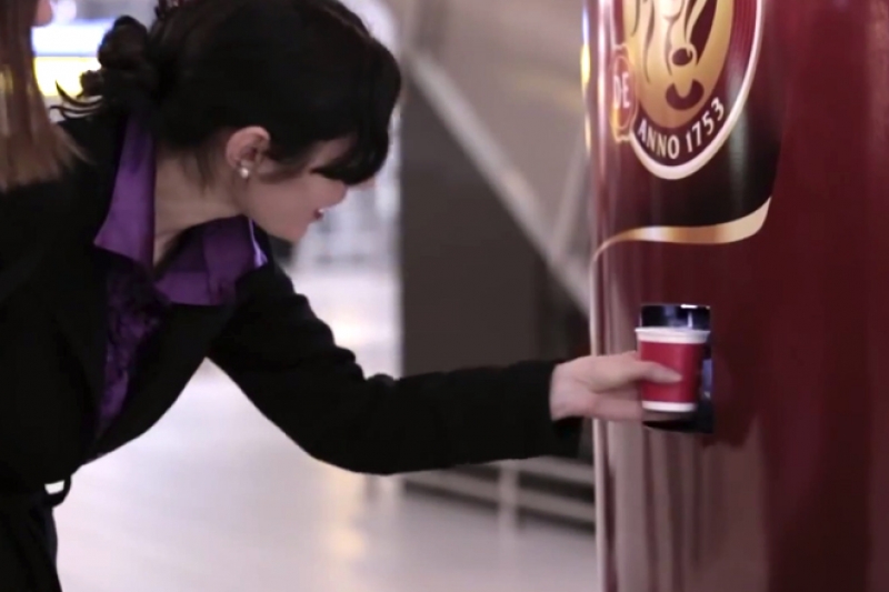 M&aacute;quina de caf&eacute; ativada pelo bocejo