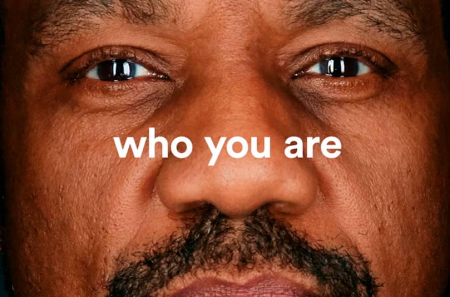 No Super Bowl, comercial do Airbnb fala de diferen&ccedil;as, aceita&ccedil;&atilde;o e tem car&aacute;ter pol&iacute;tico