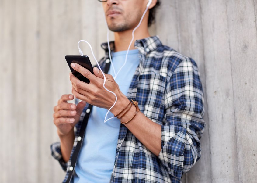 Quais s&atilde;o os 10 podcasts mais ouvidos no Brasil?