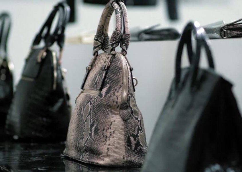 Rumo &agrave; sustentabilidade: Prada n&atilde;o usar&aacute; mais pele de animais em produtos 