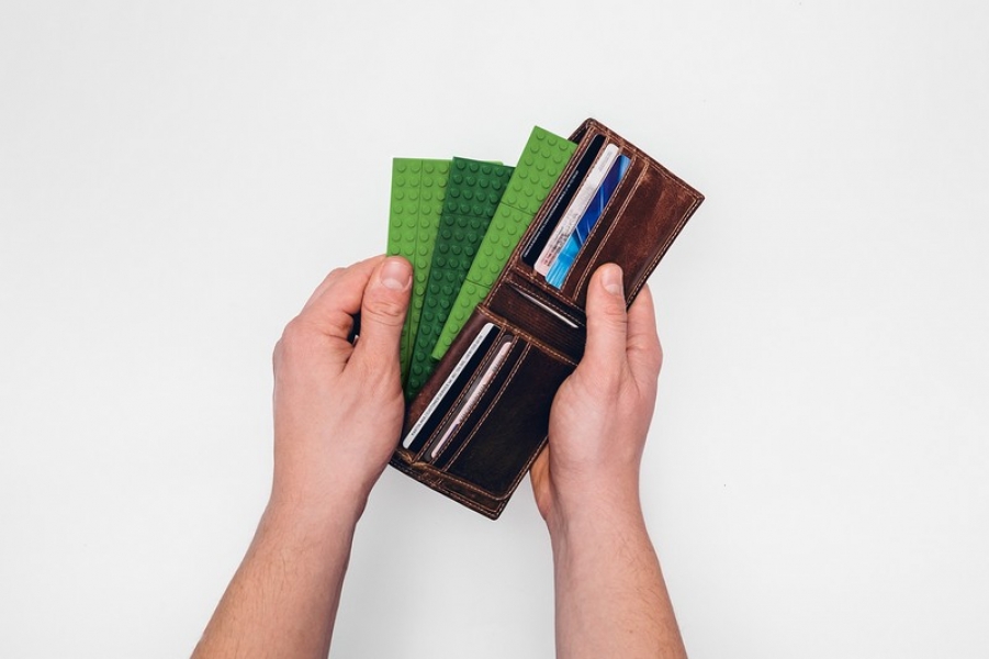 Artista utiliza Lego no lugar de objetos do dia a dia em produ&ccedil;&atilde;o fotogr&aacute;fica